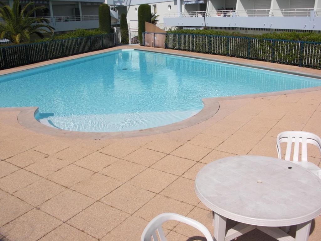 Agreable Appartement 4 Personnes A Villeneuve-Loubet Plage, Piscine, Mer, Commerces A Proximite Екстериор снимка